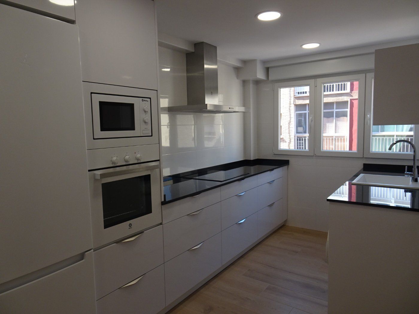 Cuina de Pis de lloguer en Cartagena amb Aire condicionat, Calefacció i Terrassa