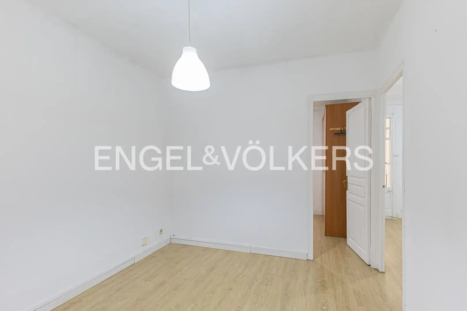Flat for sale in Barcelona  with Heating, Parquet flooring and Balcony