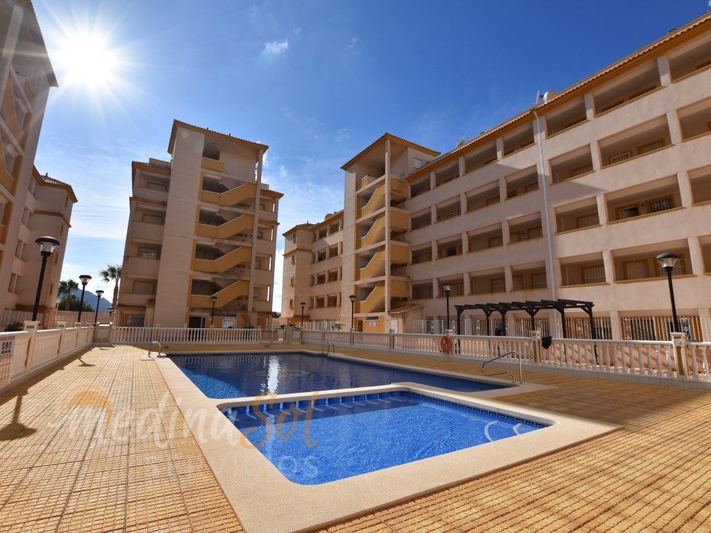 Piscina de Apartament en venda en Cartagena amb Moblat, Forn i Balcó