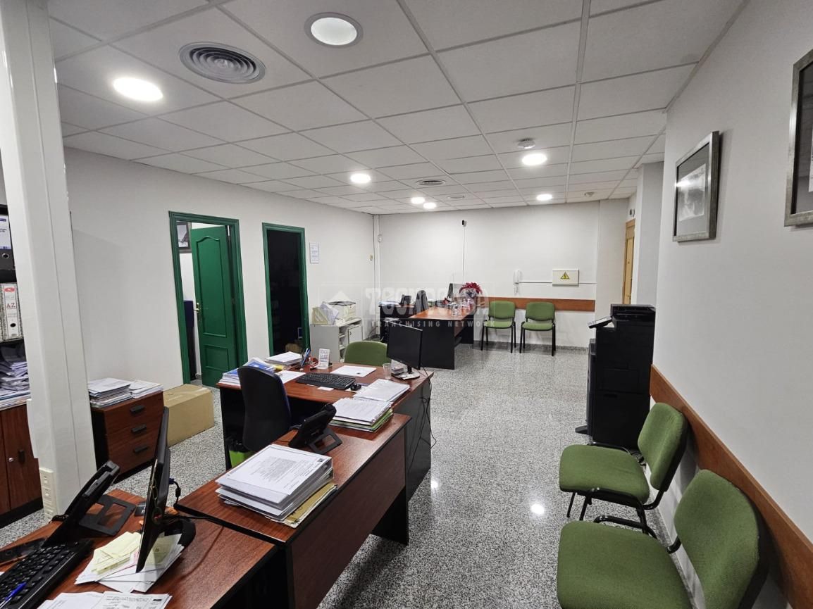 Oficina en venda en  Almería Capital amb Aire condicionat i Calefacció
