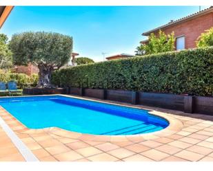 Swimming pool of Single-family semi-detached for sale in Polinyà  with Air Conditioner, Heating and Private garden