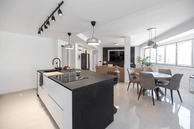 Piso en Venta en Ensanche Centro - Puerto