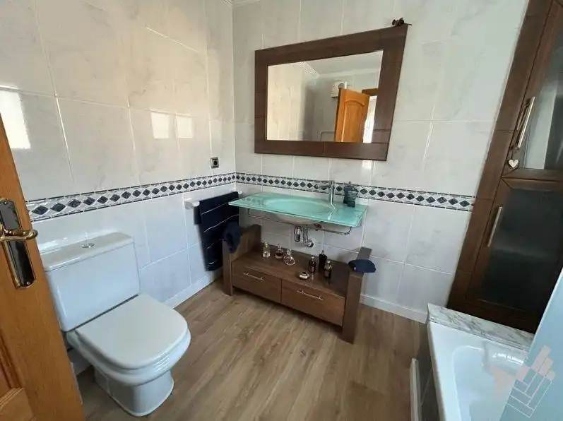 Baño de Casa o chalet en venta en Vinaròs con Aire acondicionado, Calefacción y Parquet