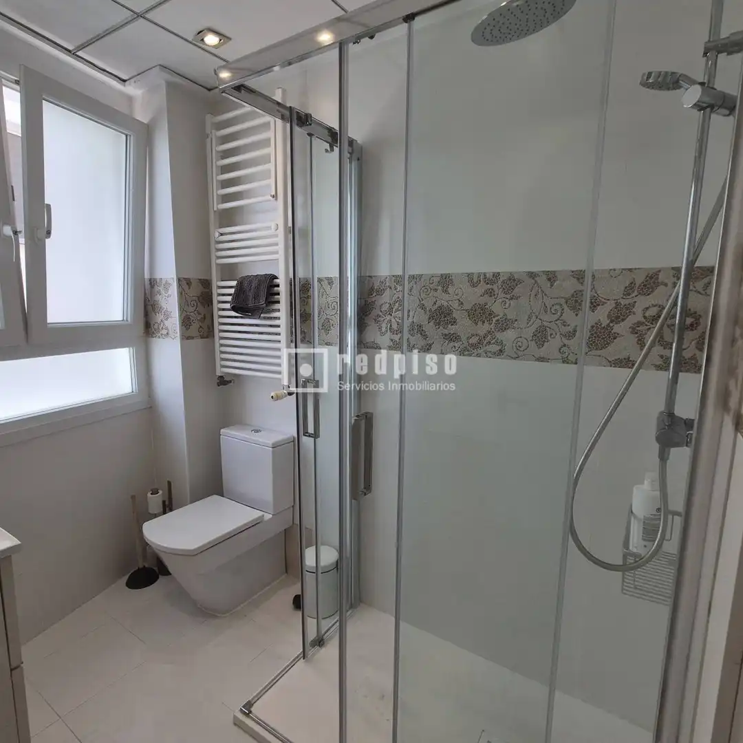 Bathroom of Flat for rent in Sevilla  with Air Conditioner, Terrace and Storage room
