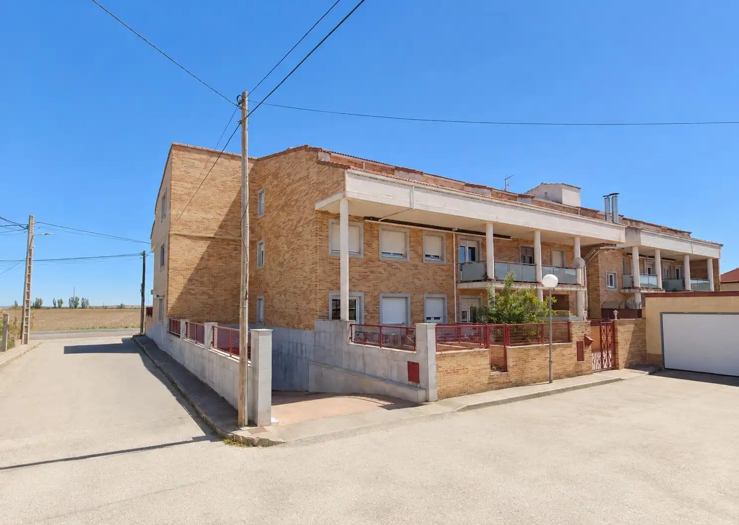 Vista exterior de Planta baixa en venda en Encinas de Abajo amb Calefacció