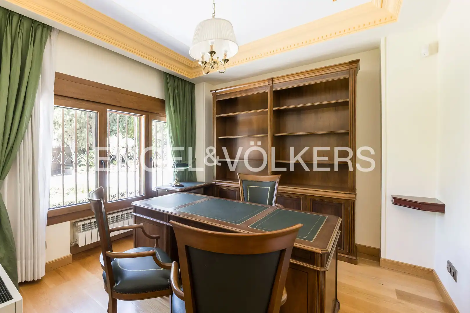 Houses for sale in Madrid  with Air Conditioner, Heating and Private garden