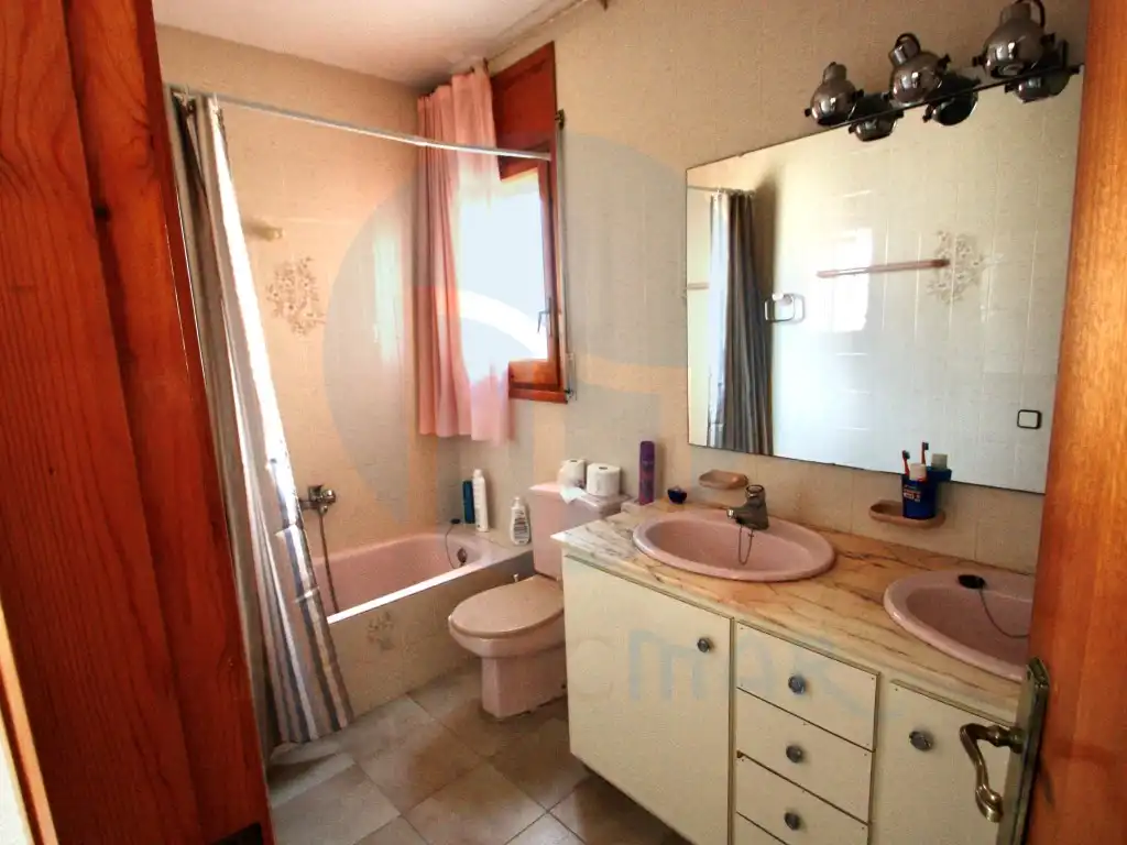 Bathroom of Houses for sale in L'Ampolla