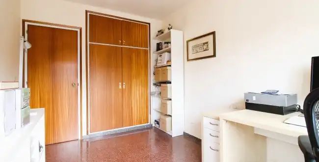Dormitori de Pis en venda en Girona amb Aire condicionat, Traster i Balcó