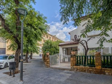 Adosado con jardín en venta en Baro Iv Torres 25