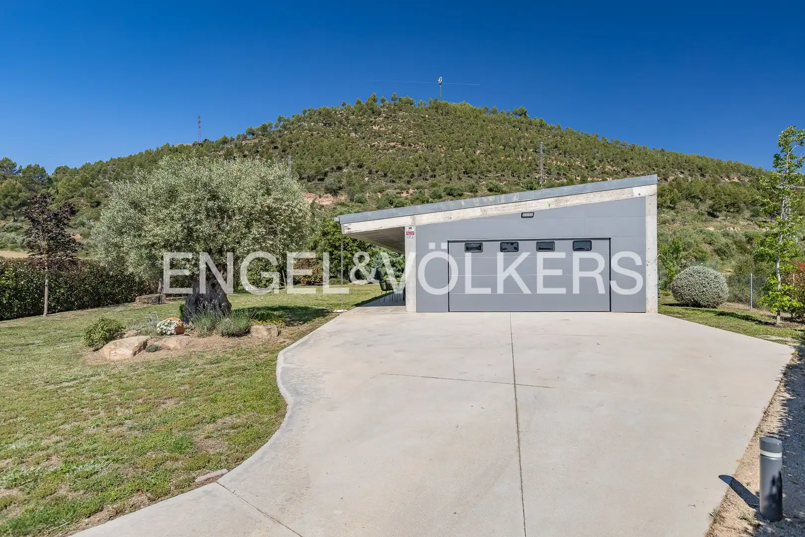 Vista exterior de Casa o xalet en venda en Callús amb Calefacció, Jardí privat i Terrassa