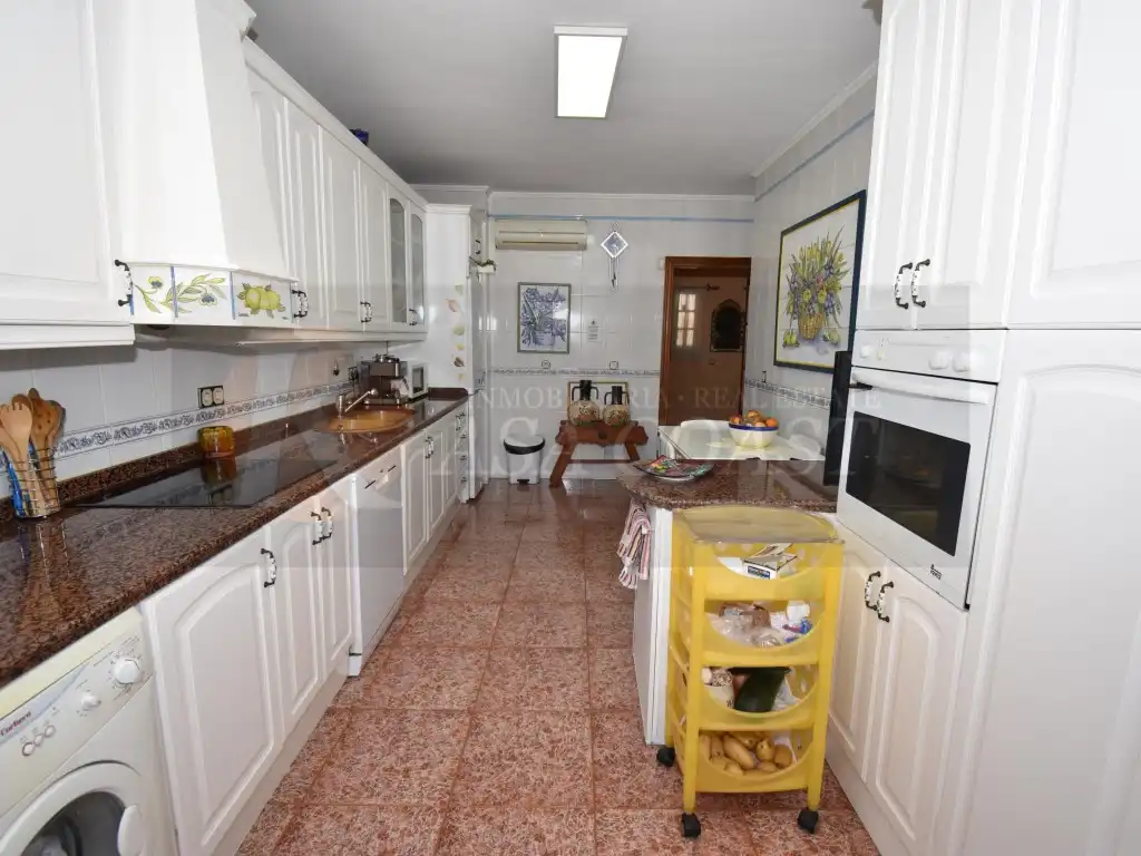 Cocina de Ático en venta en Fuengirola con Aire acondicionado, Jardín privado y Terraza