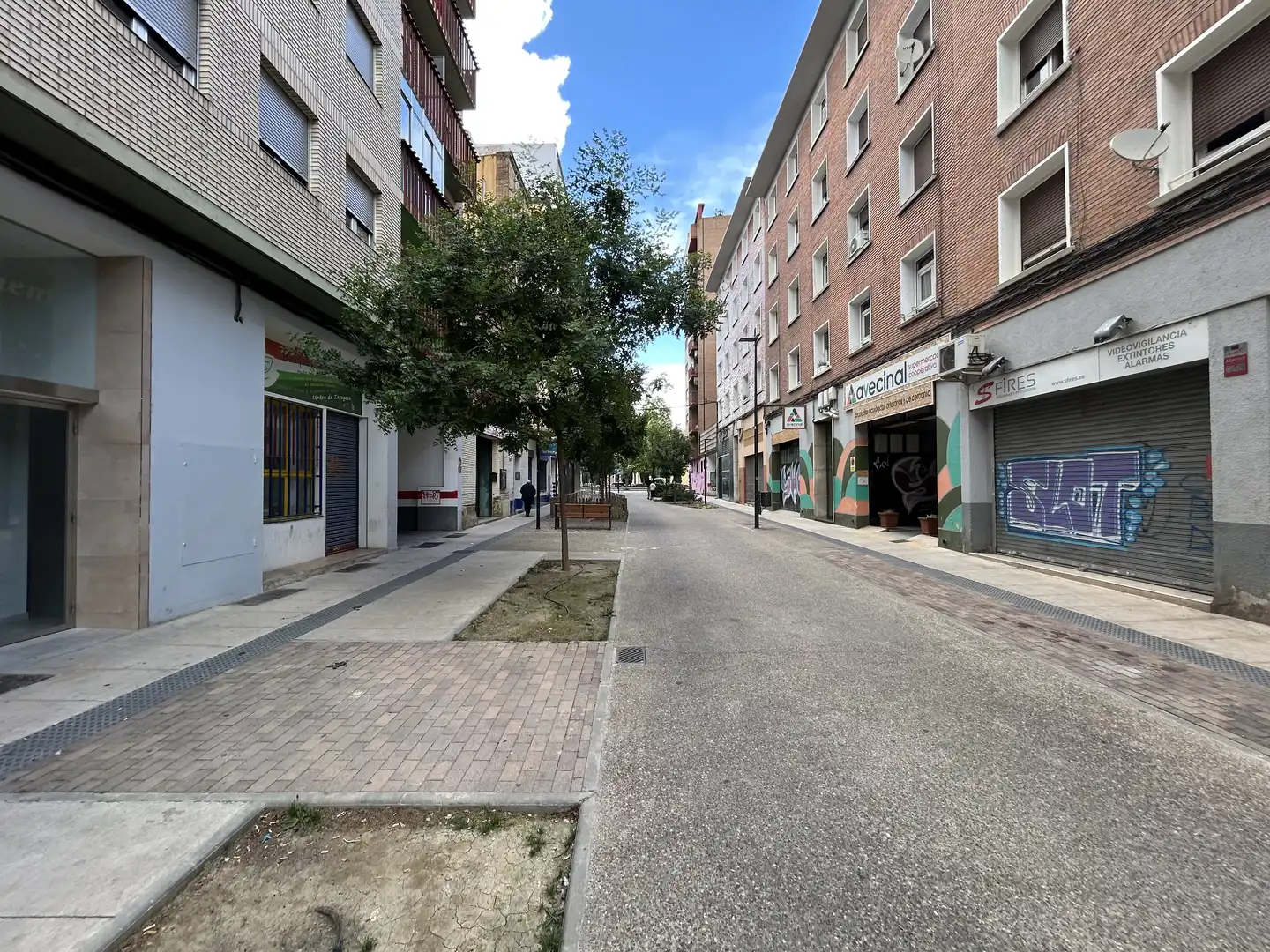 Exterior view of Commercial properties for sale in Zaragoza