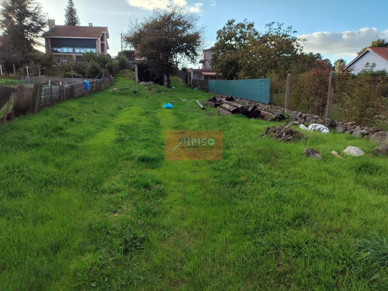 Casa o xalet en venda en San Cibrao das Viñas amb Calefacció, Jardí privat i Balcó