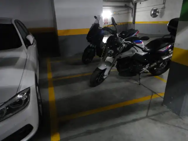 Parkplatz mit Aufzug zum Verkauf in Calle de Adriano de Utrecht 5, imagen 4