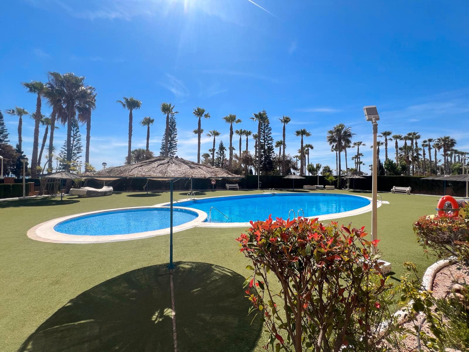 Swimming pool of Flat for sale in Oropesa del Mar / Orpesa  with Air Conditioner, Storage room and Furnished