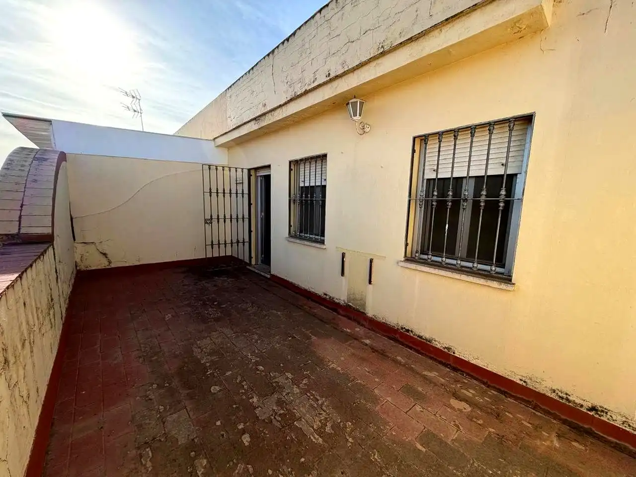 Vista exterior de Dúplex en venda en Dos Hermanas