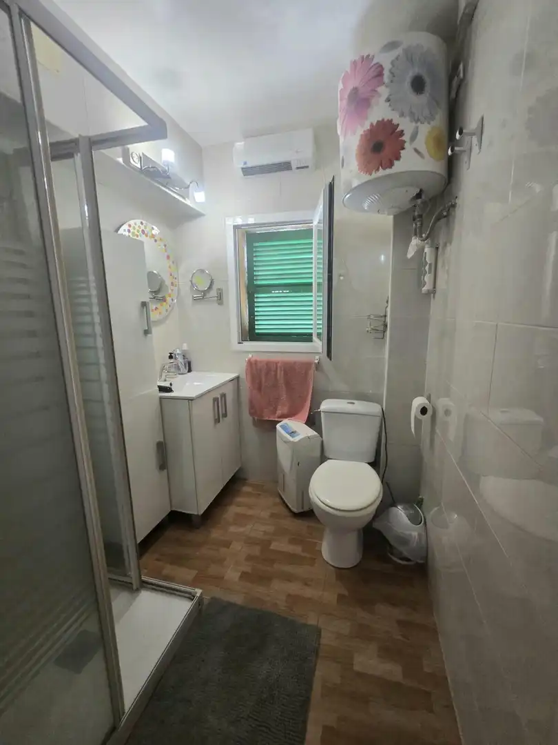 Baño de Piso en venta en  Palma de Mallorca con Aire acondicionado, Calefacción y Amueblado