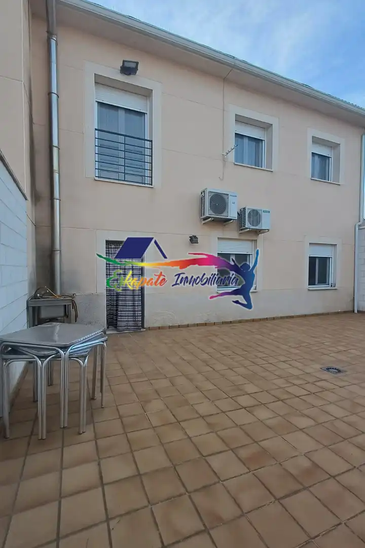 Adossat amb terrassa en venda a Calle Pizarro 1, imagen 2