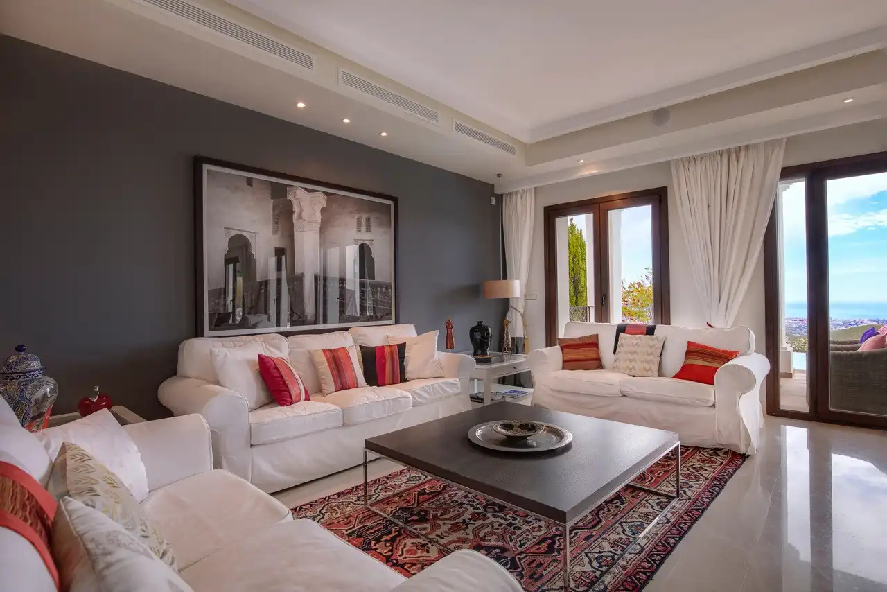 Casa con terraza en venta en Benahavís pueblo, imagen 2