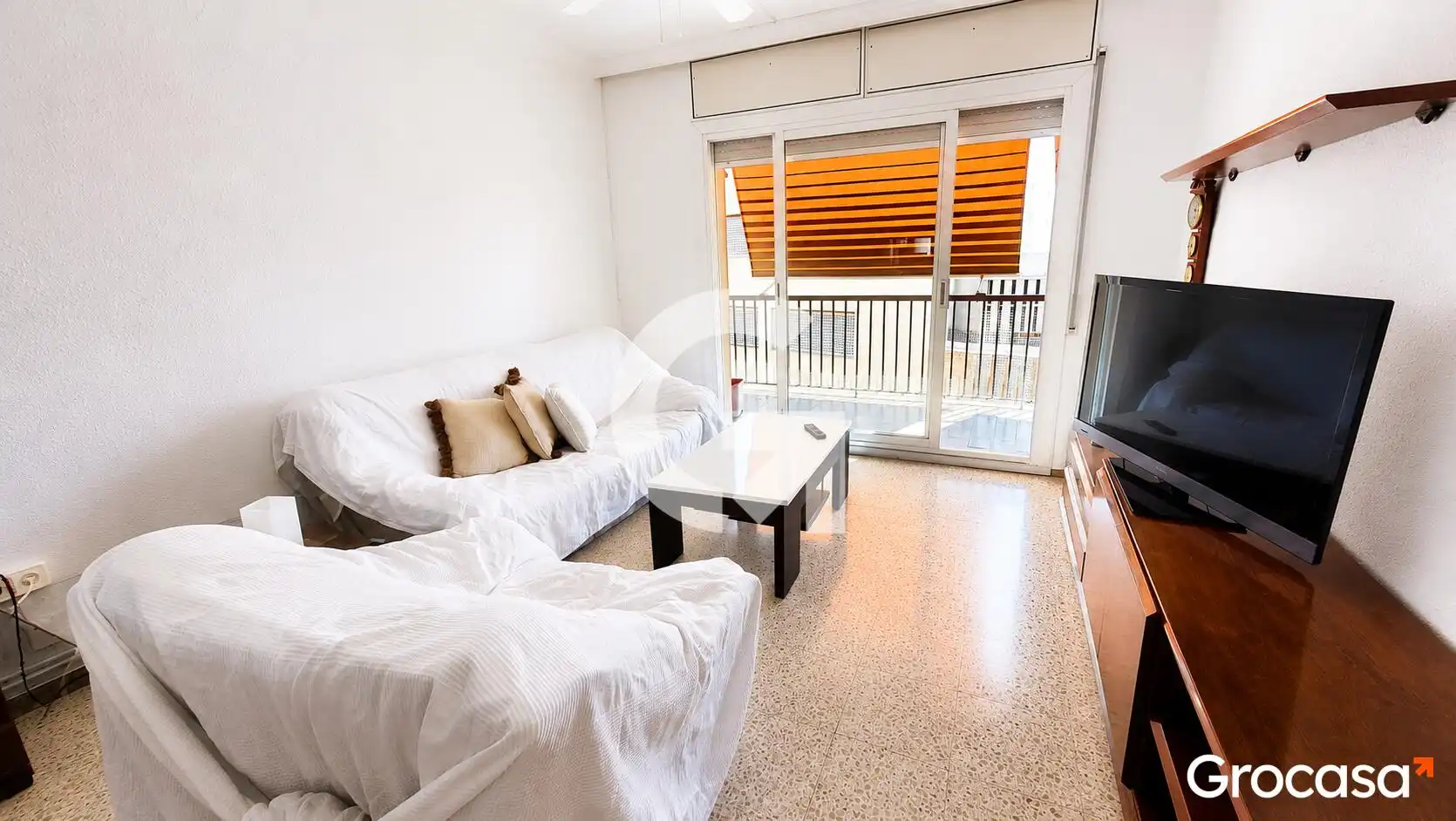 Sala de estar de Piso en venta en Vilanova i la Geltrú con Calefacción, Horno y Balcón