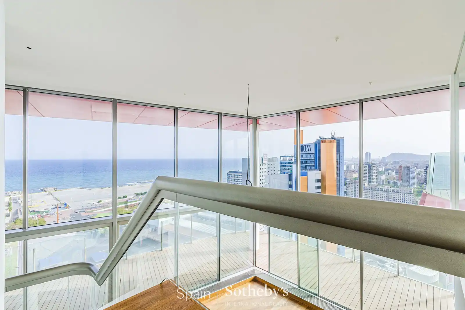 Terrassa de Apartament en venda en Barcelona amb Aire condicionat, Calefacció i Terrassa