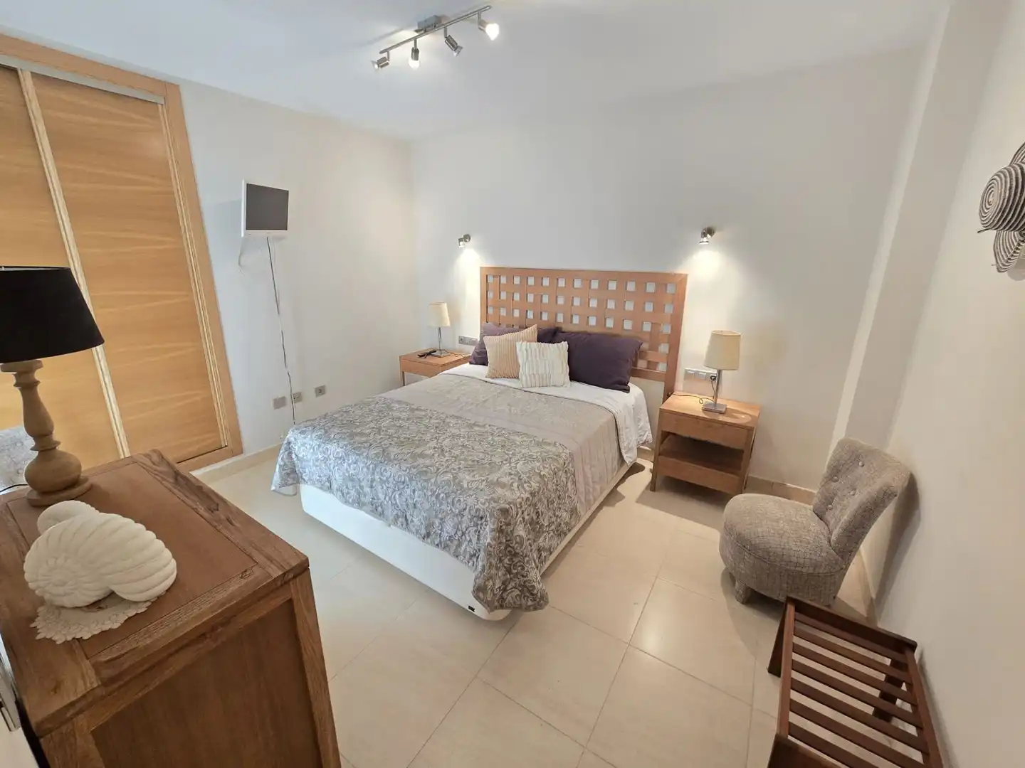 Dormitori de Apartament en venda en Torrevieja amb Aire condicionat