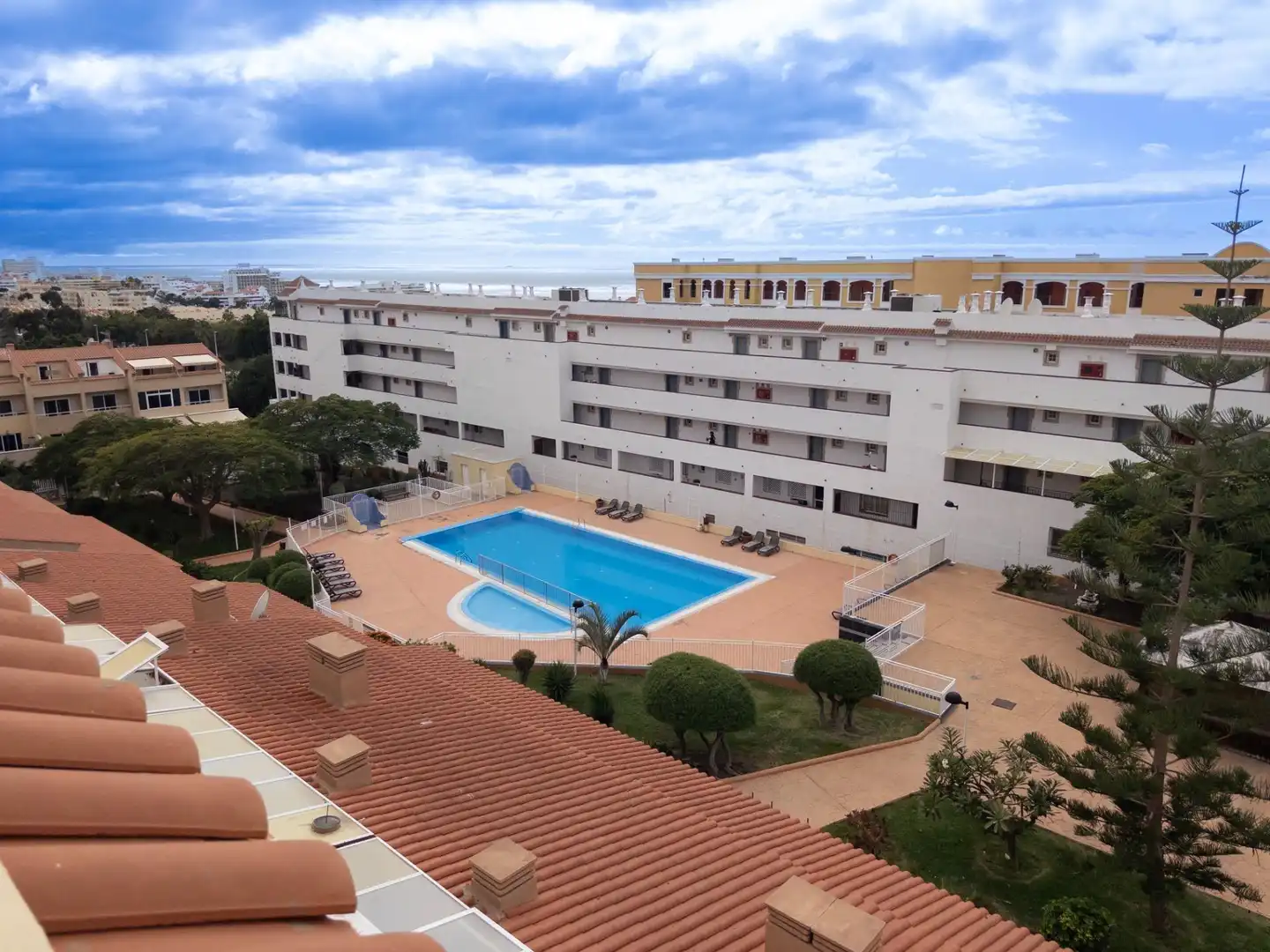 Piscina de Dúplex en venta en Adeje con Aire acondicionado, Jardín privado y Terraza