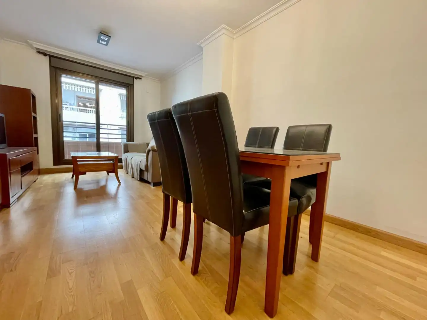 Menjador de Pis en venda en Córdoba amb Aire condicionat, Calefacció i Parquet