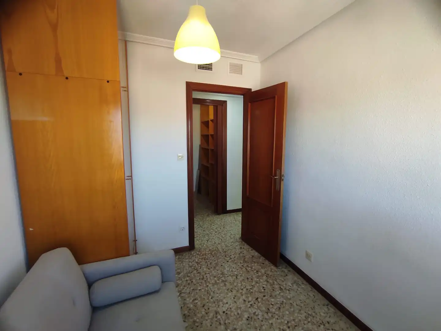 Bedroom of Flat for sale in Zaragoza  with Air Conditioner, Heating and Oven