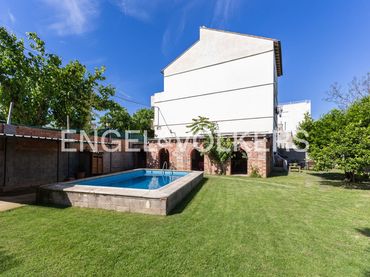 Maison mitoyenne avec balcon à vendre à Centro