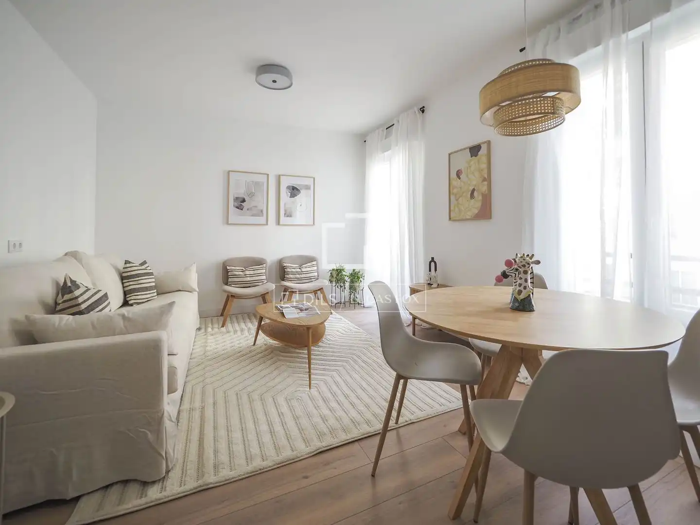 Sala d'estar de Pis en venda en Madrid amb Aire condicionat, Moblat i Balcó