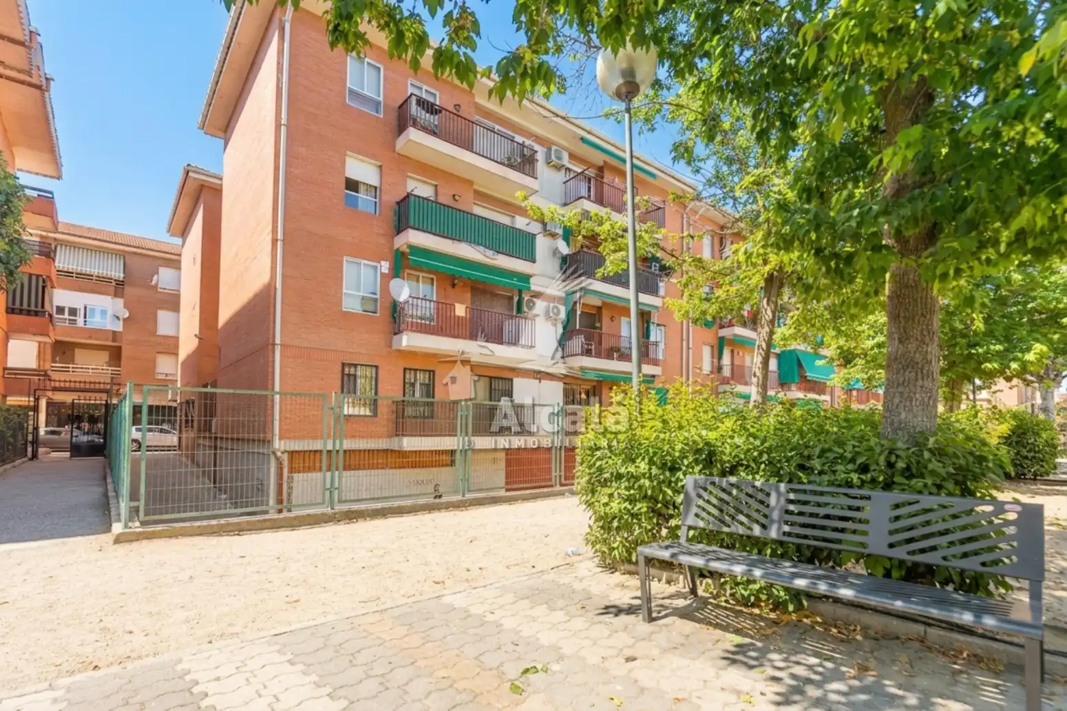 Vista exterior de Pis en venda en Ocaña amb Calefacció i Terrassa