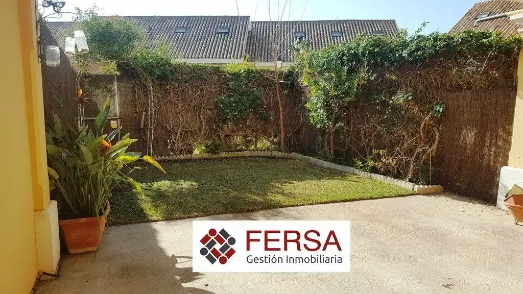 Exterior view of Detached homes for sale in El Puerto de Santa María  with Air Conditioner, Heating and Private garden