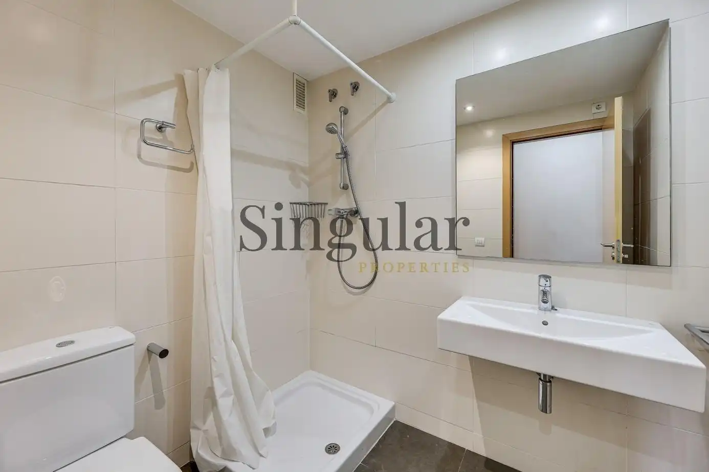 Badezimmer von Wohnung zum Verkauf in Sant Cugat del Vallès mit Privatgarten, Terrasse und Abstellraum
