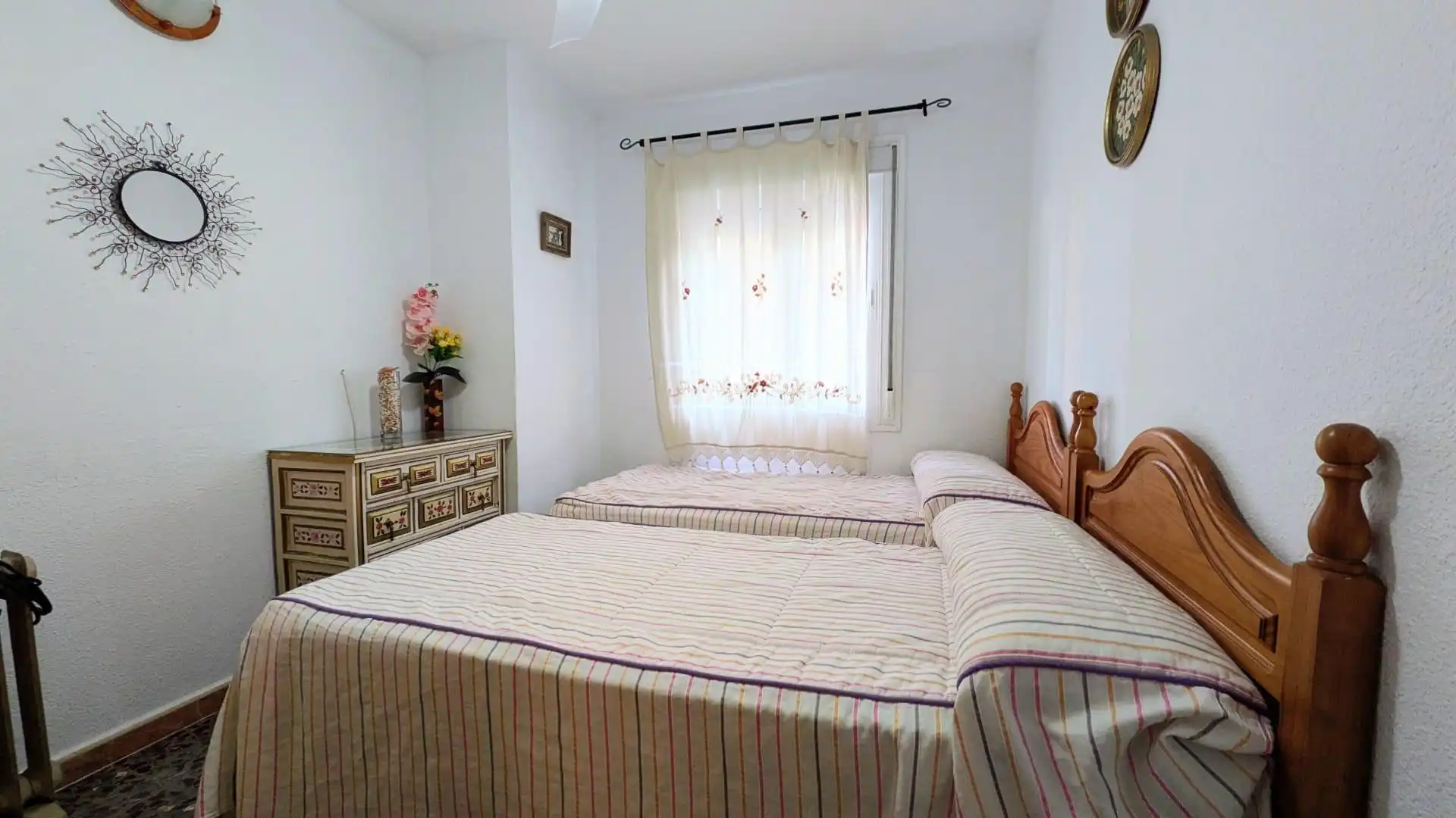 Habitación de Apartamento de alquiler en Fuengirola con Aire acondicionado, Calefacción y Terraza