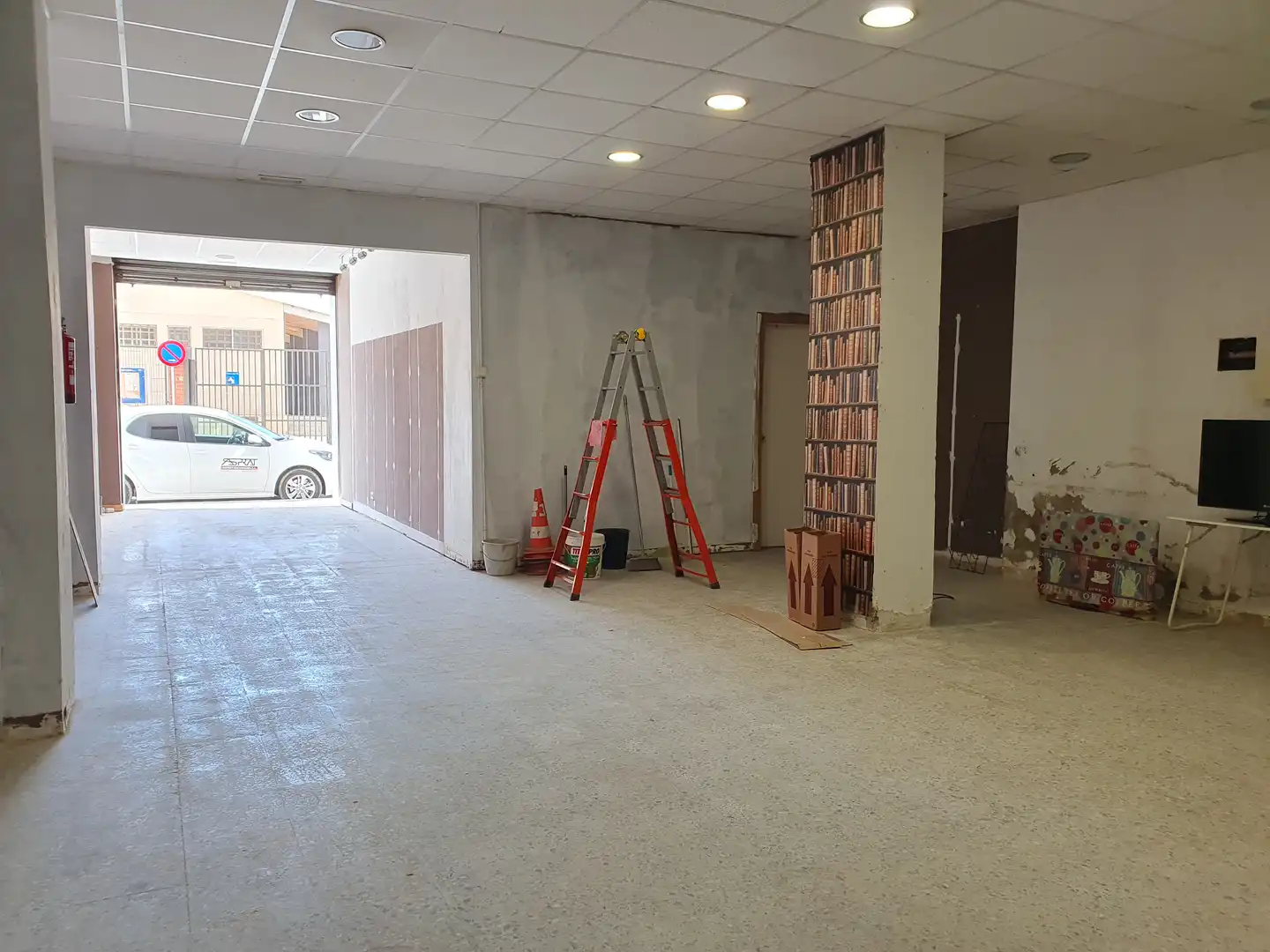 Business premises for sale in Carrer Aneto 5, imagen 3