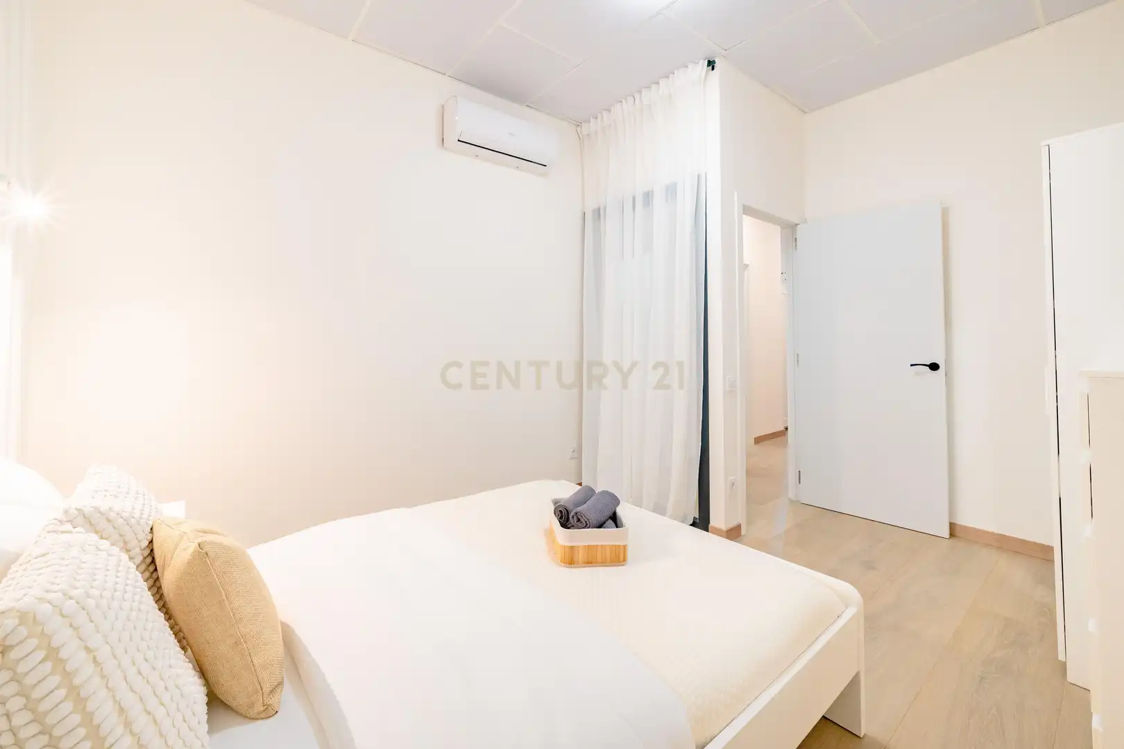 Bedroom of Apartments for sale in Valencia  with Air Conditioner, Oven and Washing machine