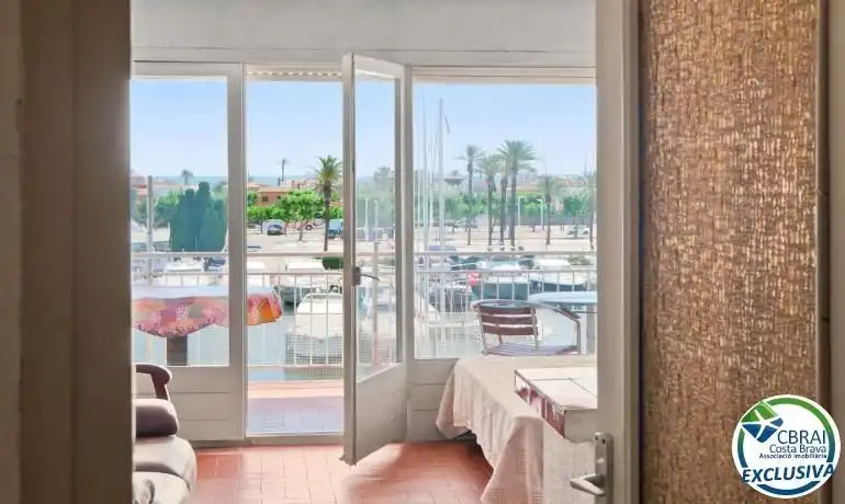 Dormitori de Apartament en venda en Empuriabrava