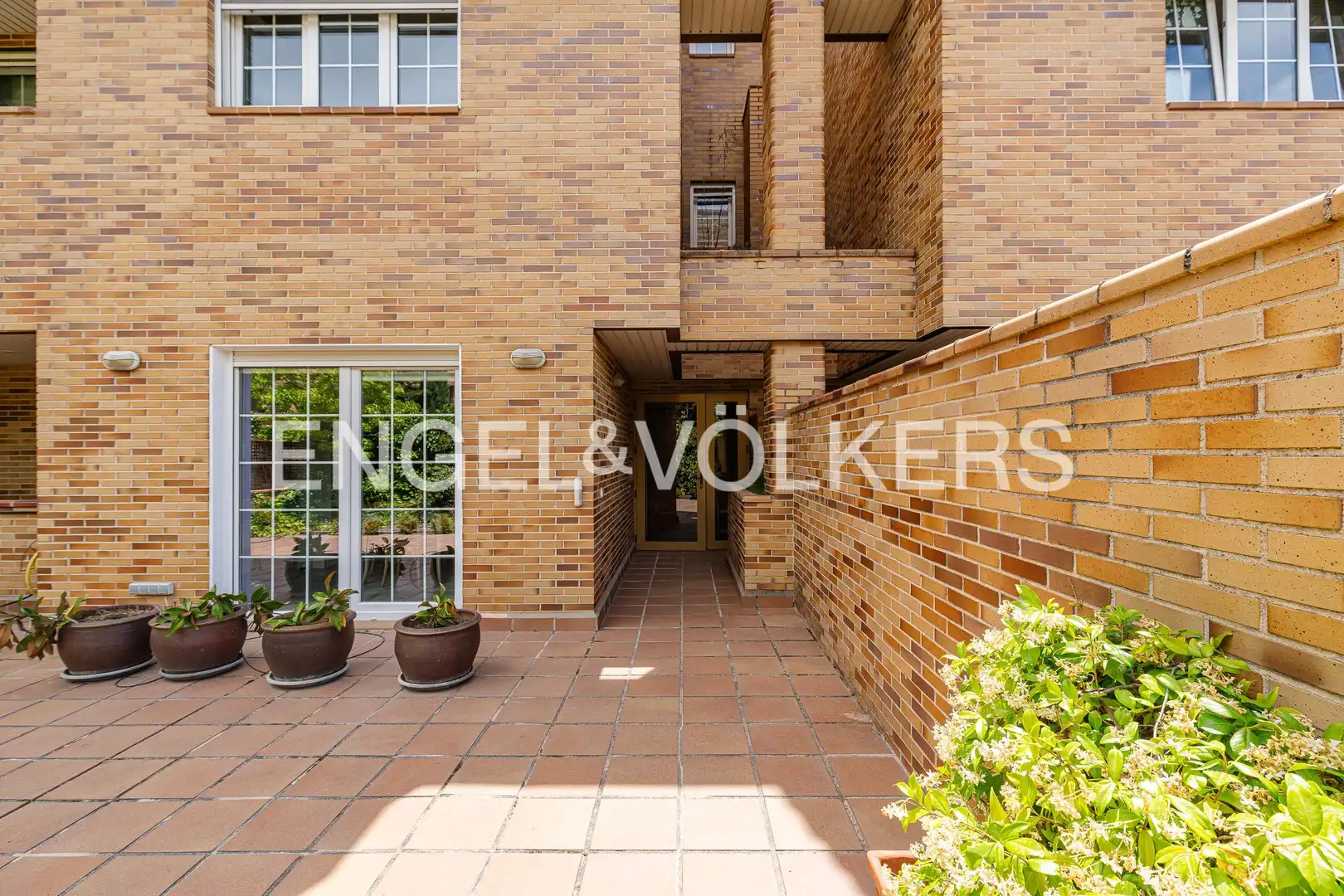 Exterior view of Houses for sale in Las Rozas de Madrid  with Heating, Private garden and Parquet flooring