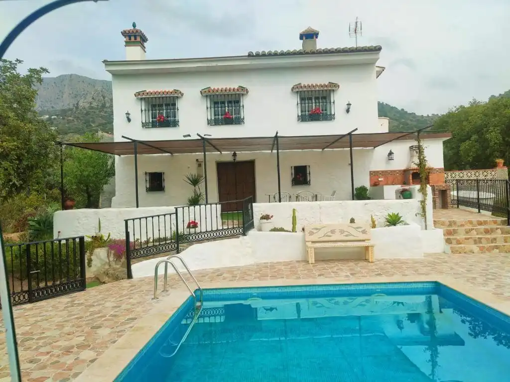 Villa mit Pool zum Verkauf in Álora
