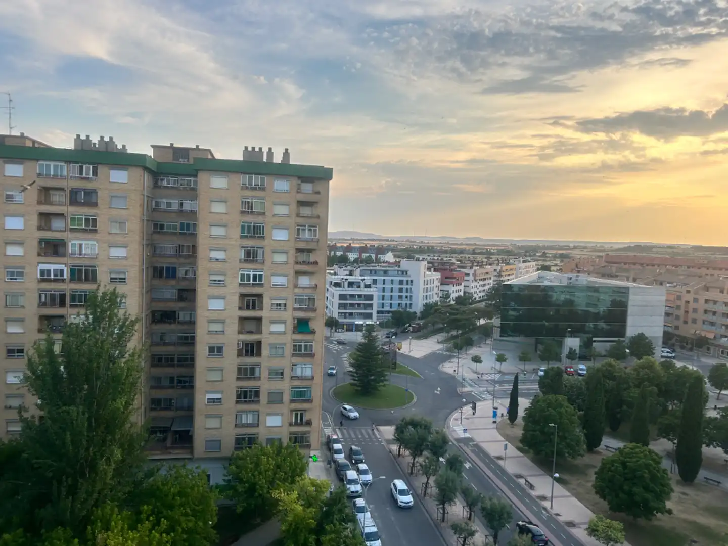 Außenansicht von Wohnung zur Miete in Huesca mit Heizung, Parkett und Terrasse