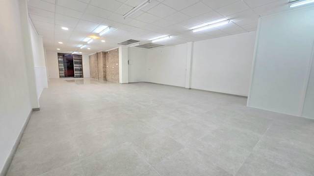 Local comercial en Alquiler en Calle de Progrés en Massamagrell