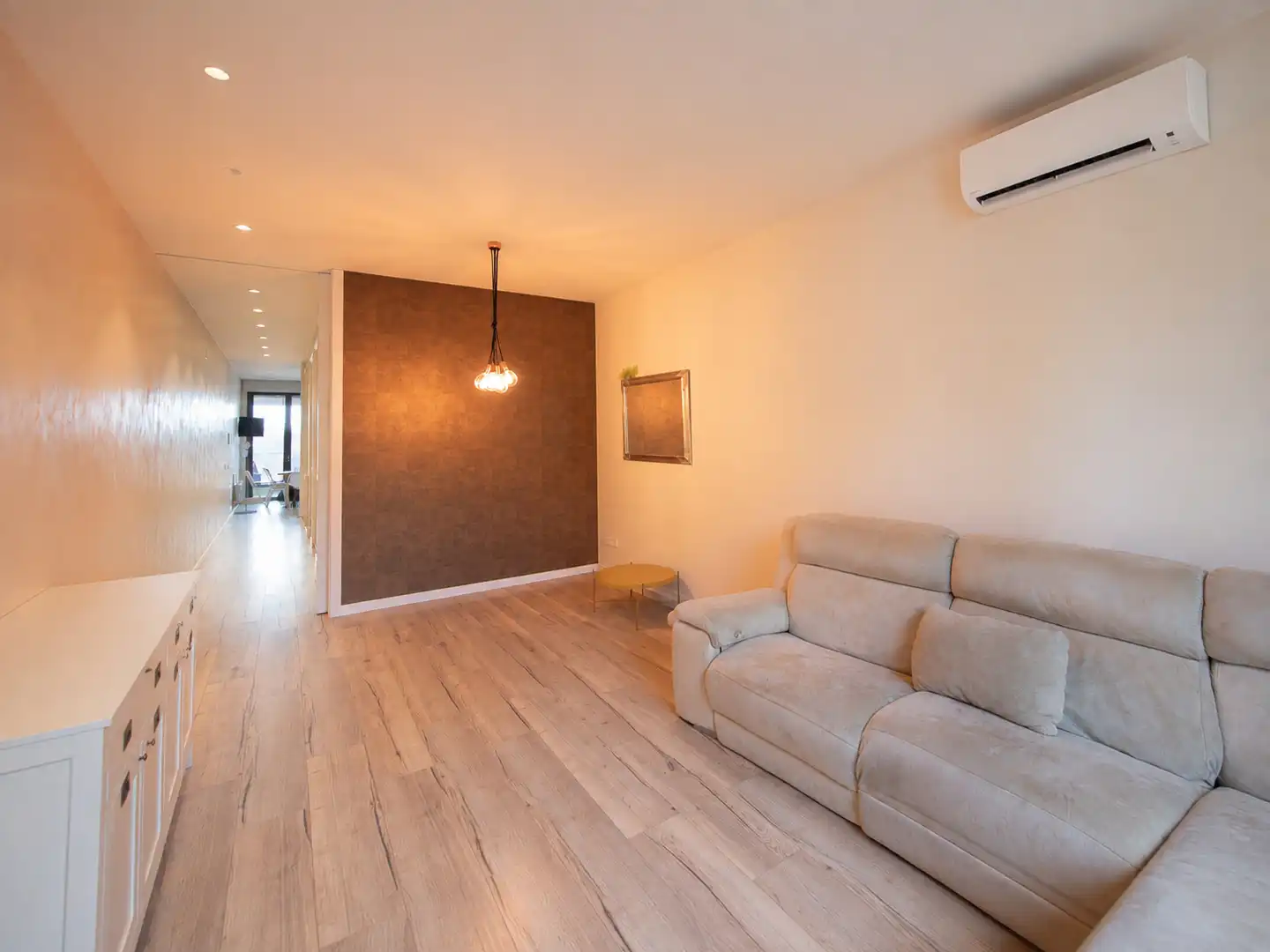 Sala d'estar de Dúplex de lloguer en Sant Feliu de Guíxols amb Aire condicionat, Calefacció i Terrassa