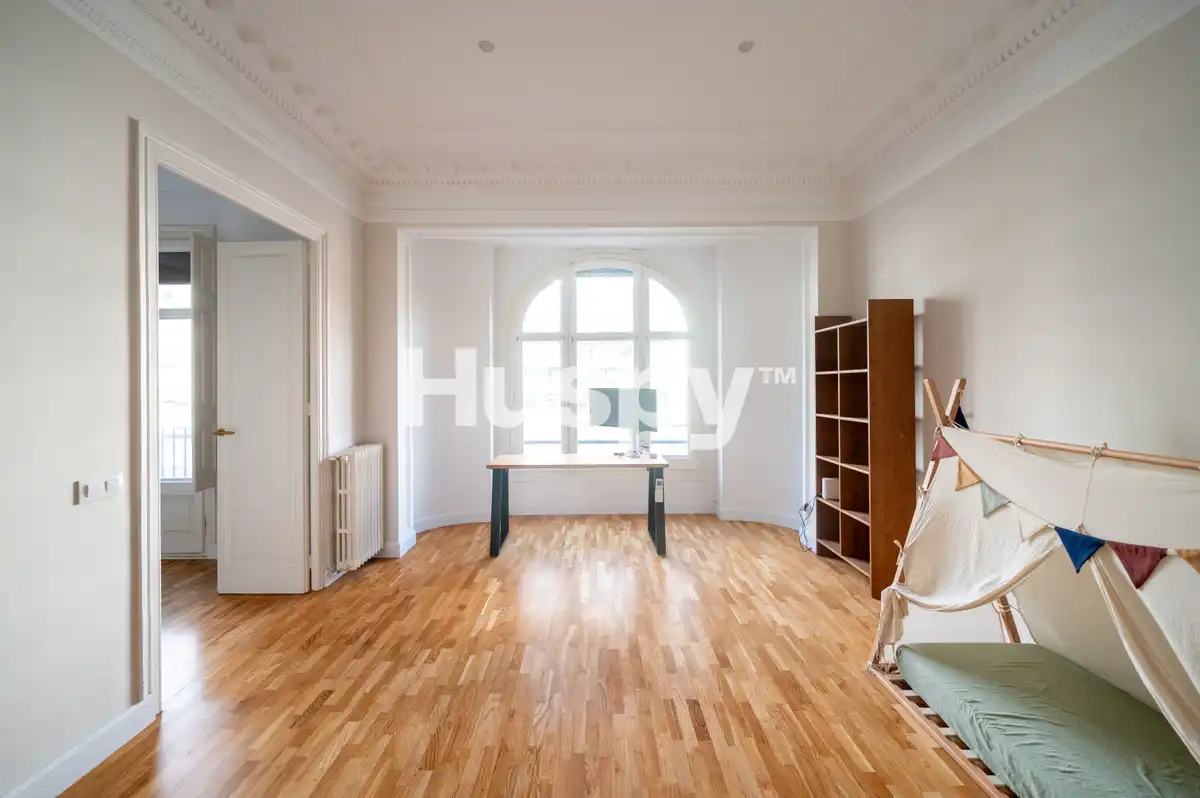Flat for rent in Barcelona  with Air Conditioner, Heating and Furnished