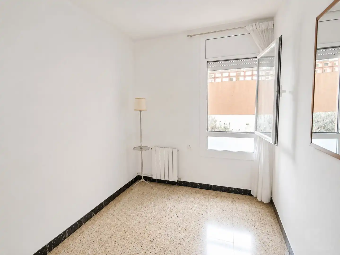 Bedroom of Flat for sale in Canet de Mar  with Heating, Terrace and Furnished