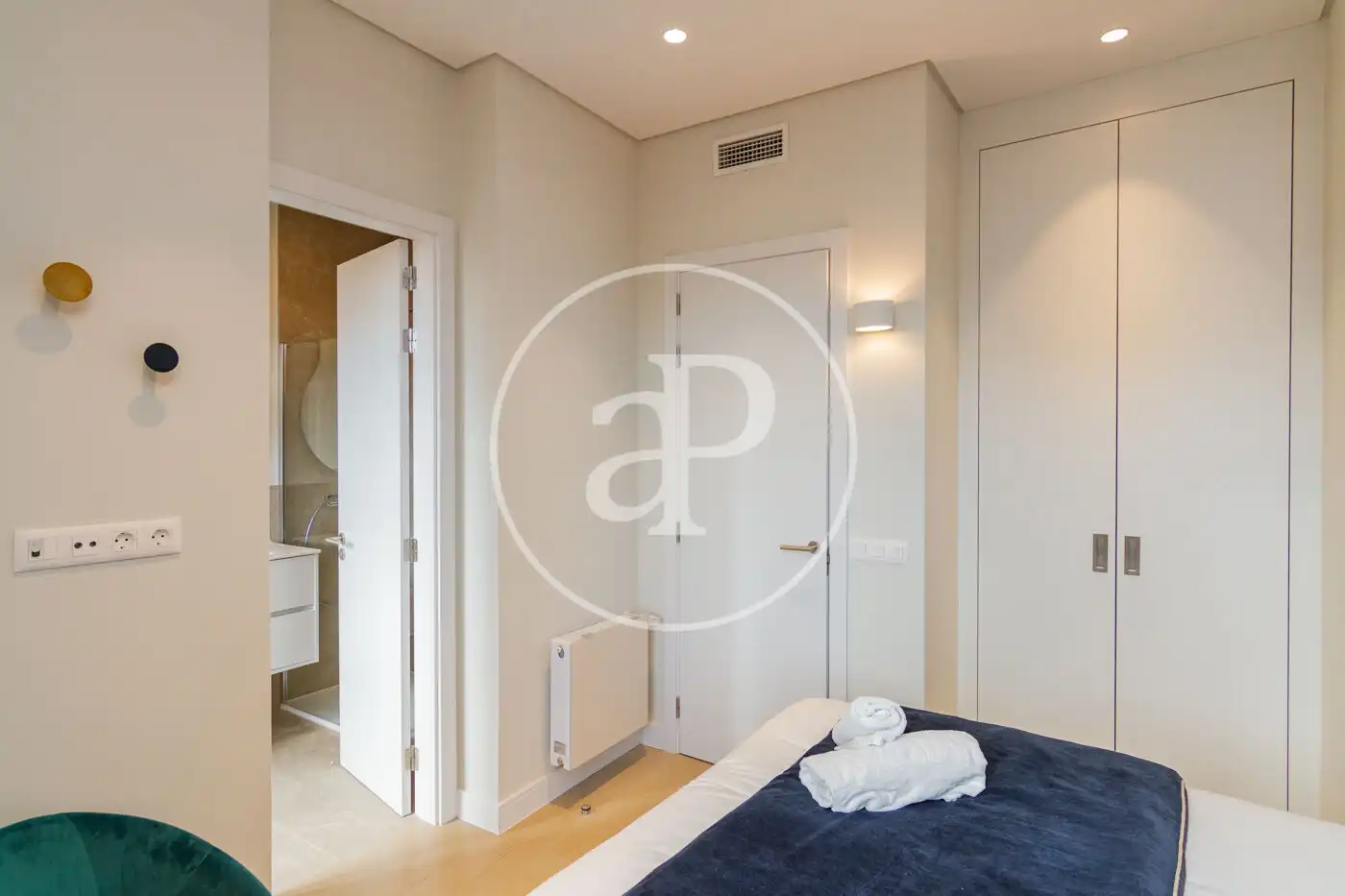 Flat for rent in C. de San Bernardo, Universidad - Malasaña