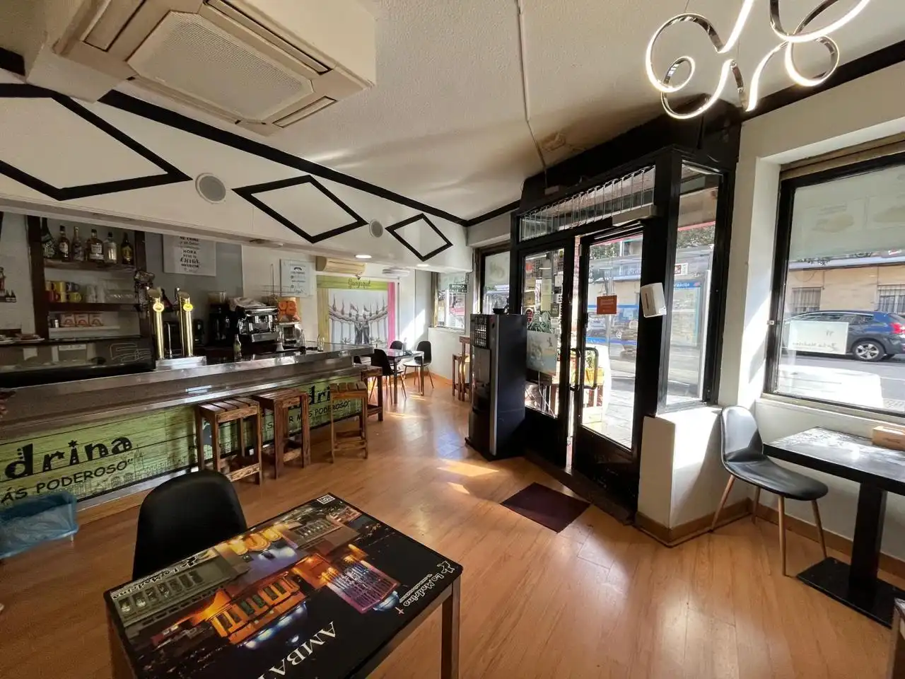 Commercial properties for sale in Madrid  with Air Conditioner, Furnished and Alarm