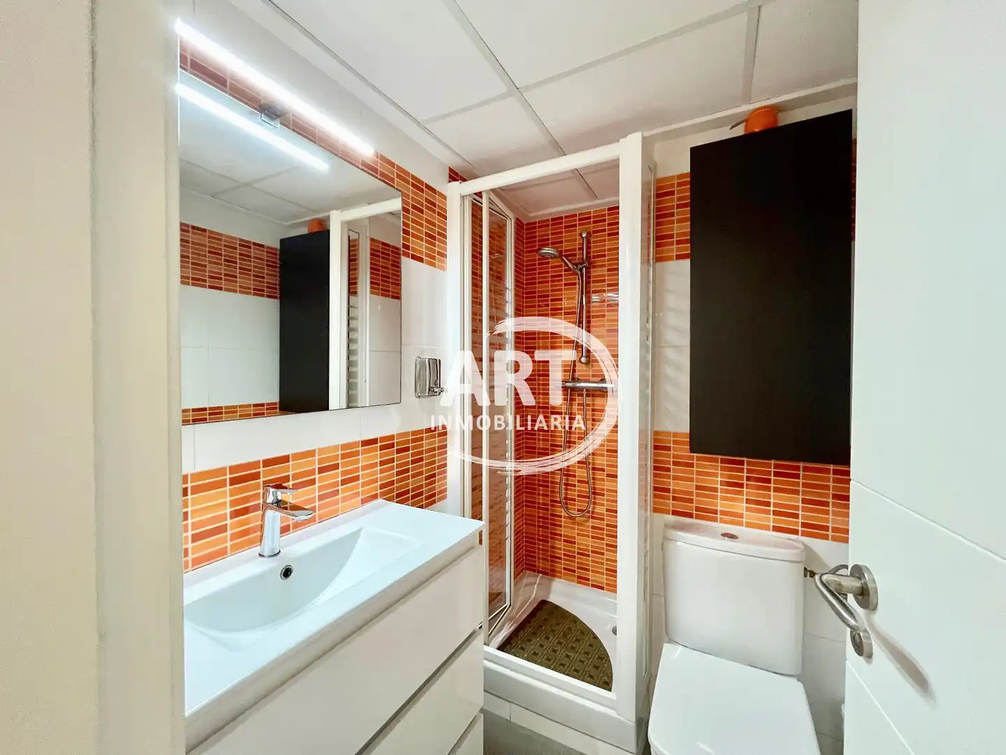 Baño de Piso en venta en Valencia con Aire acondicionado, Calefacción y Terraza
