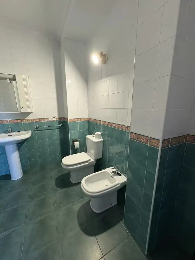 Bany de Pis de lloguer en Nigrán amb Piscina i Balcó