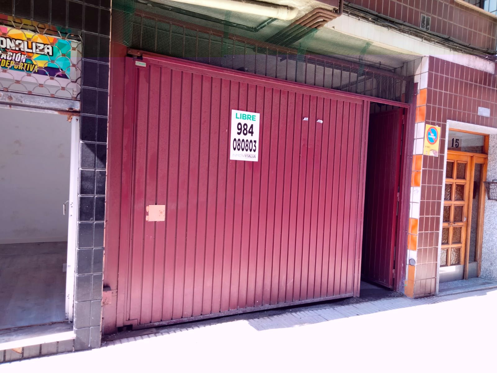 Vista exterior de Garatge de lloguer en Gijón 